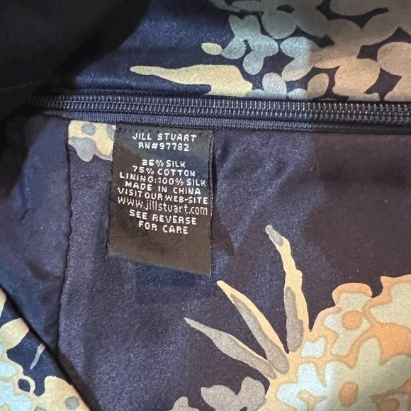 Women's Jill Stuart Silk Blend Navy Floral Top Size 0 - Picture 4 of 5